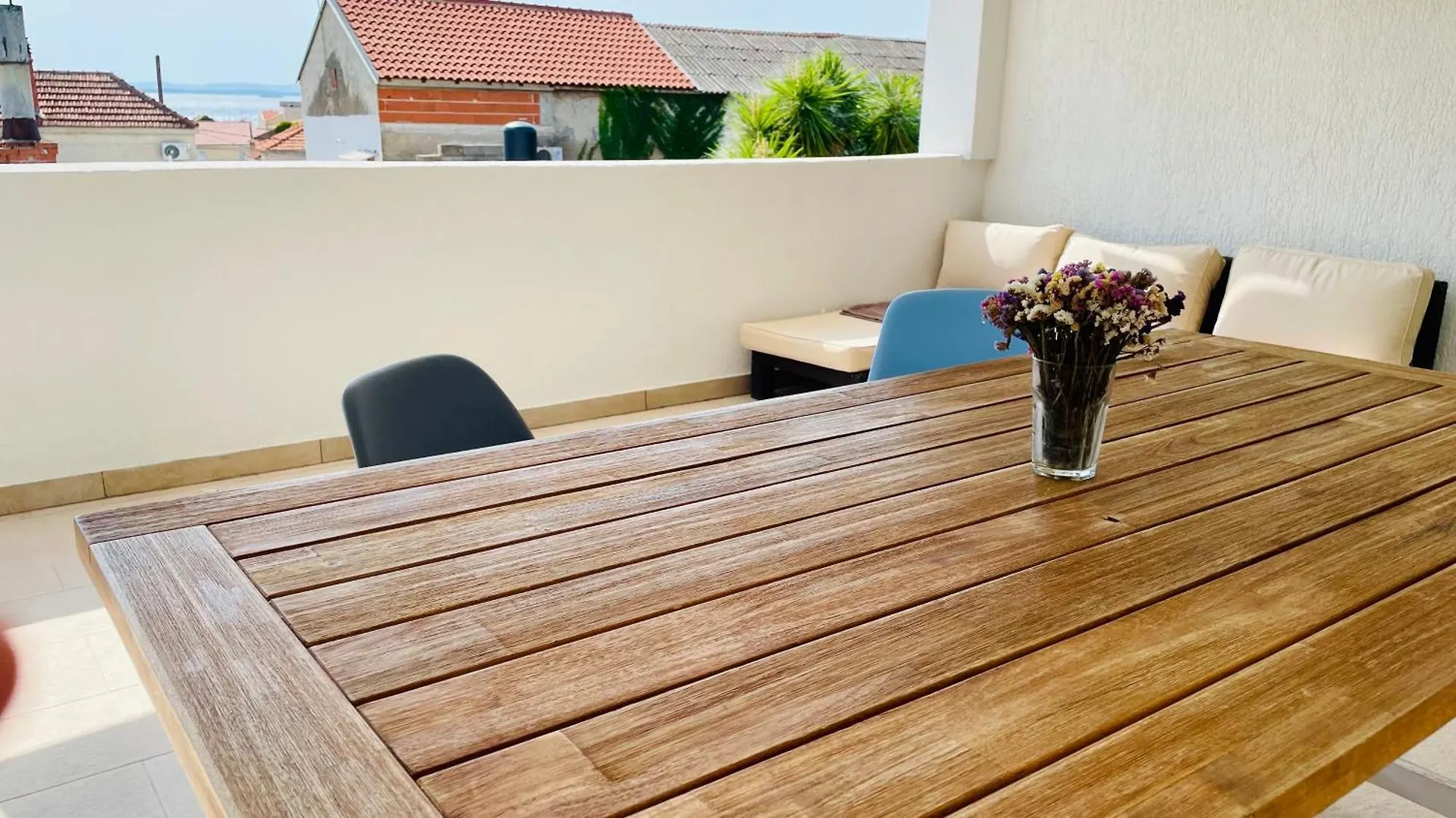 Skapin Dvor Mit Meerblick Pakoštane Apartamento